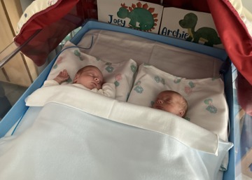 New ‘double’ cot at Sherwood Forest Hospitals keeps twin babies born early together to reduce stress